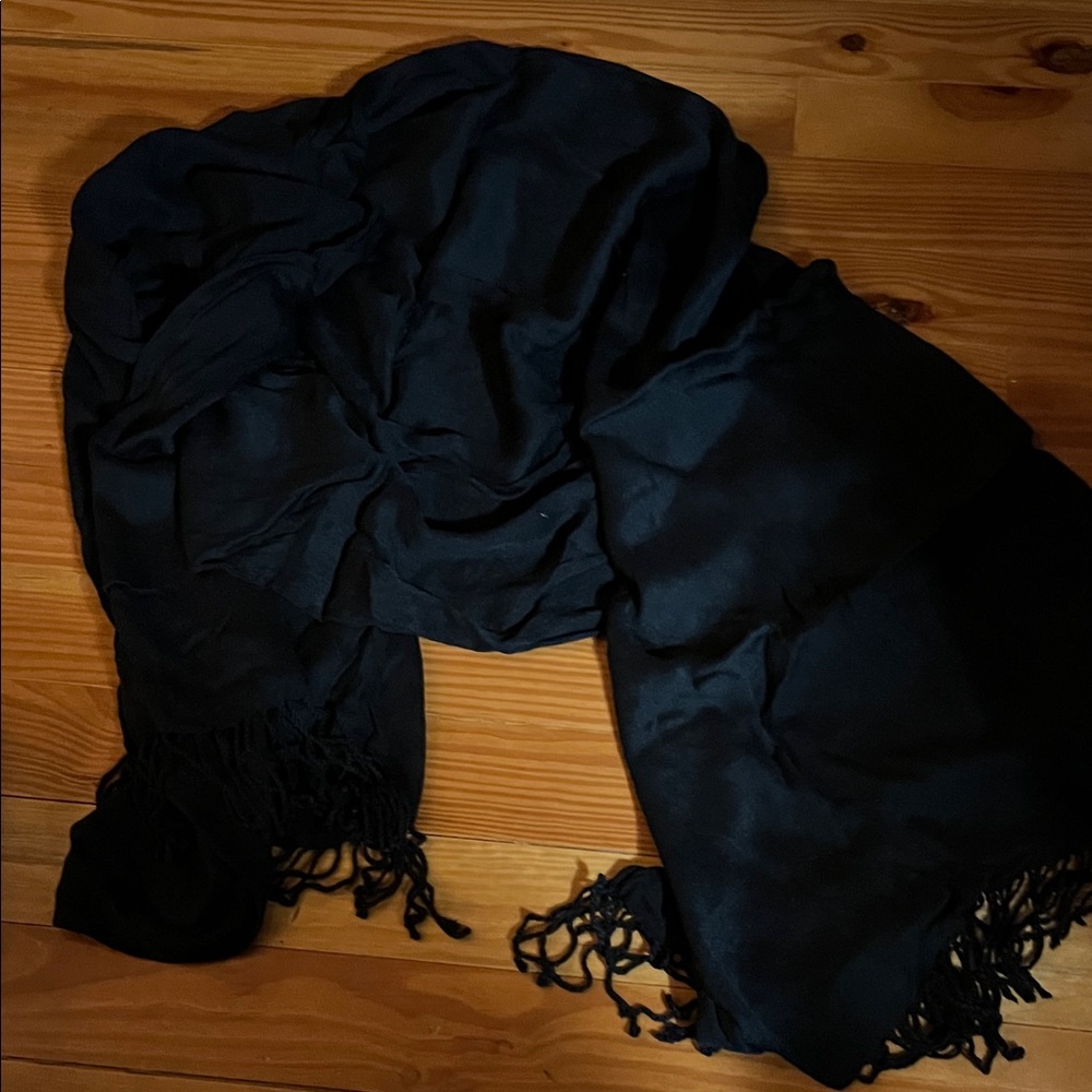 Elegant Black Scarf with Fringe